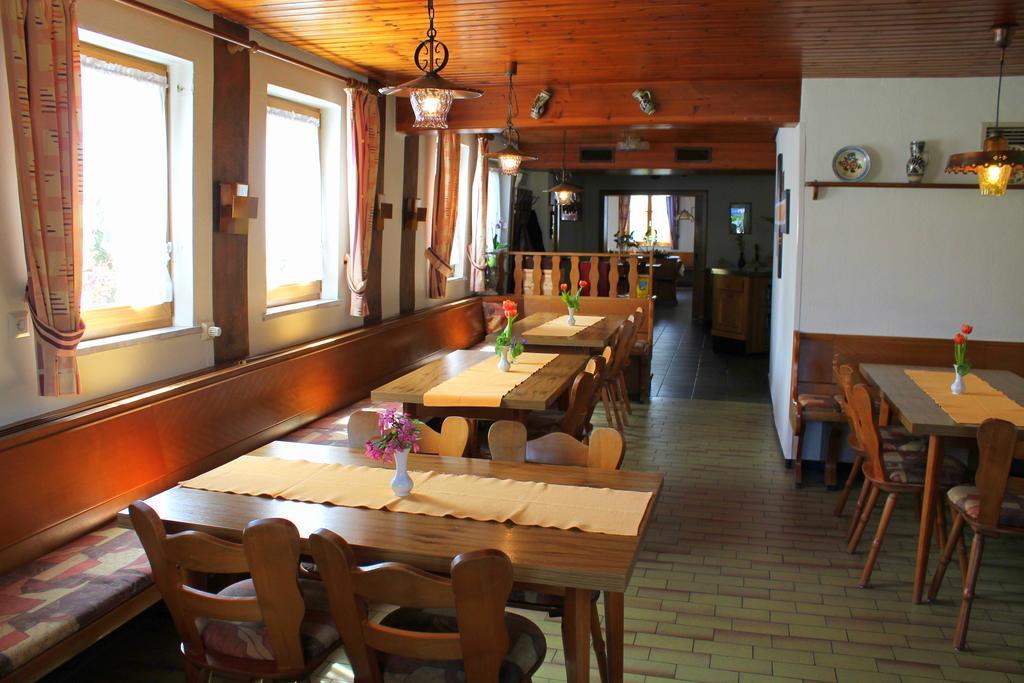 Gasthaus Zur Linde Hotel Rothenburg ob der Tauber Exterior foto